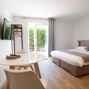  Apartment Logis Les Cepages / Restaurant Le Raisin